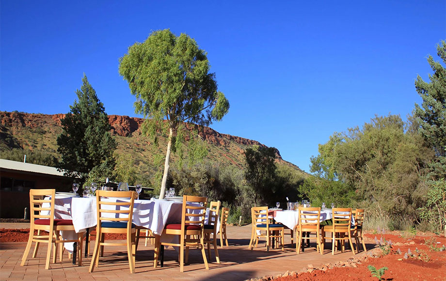 Doubletree hilton Alice Springs outside dining